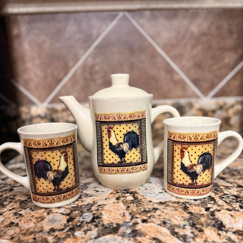 Vintage Rooster Tea Pot With Lid And 2 Rooster Cups Bay Island Inc Ceramic EUC